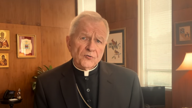 Quemaron el altar donde un cura tuvo sexo con dos mujeres | Internacionales