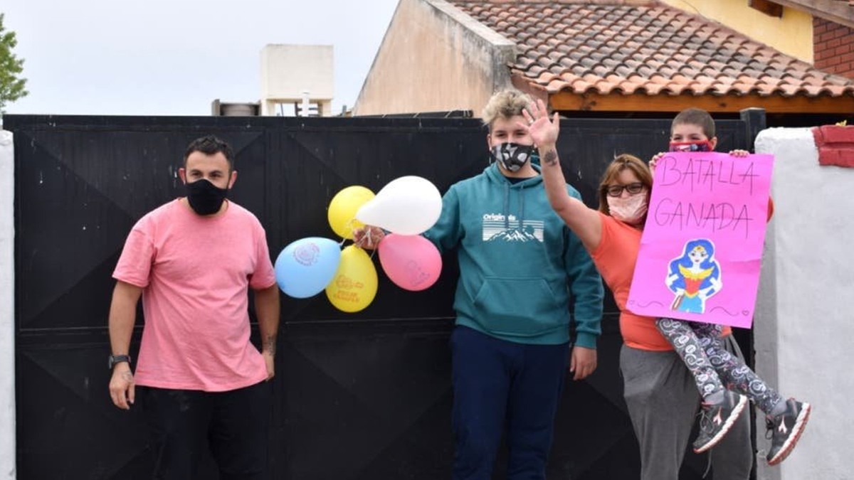 "Batalla ganada": Maitena, la nena de 9 años que venció a un cáncer tras 200 transfusiones de sangre | Actualidad