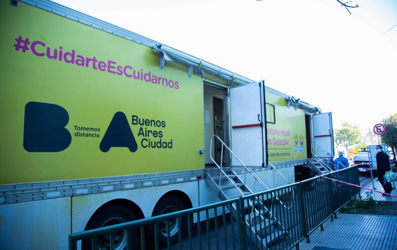 Buenos Aires sumó un laboratorio móvil que permite obtener resultado del hisopado en dos horas | Actualidad