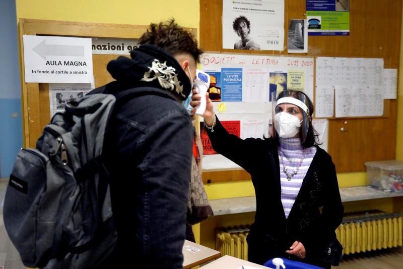 Italia autorizará toques de queda regionales para frenar la segunda ola de contagios del coronavirus | Internacionales