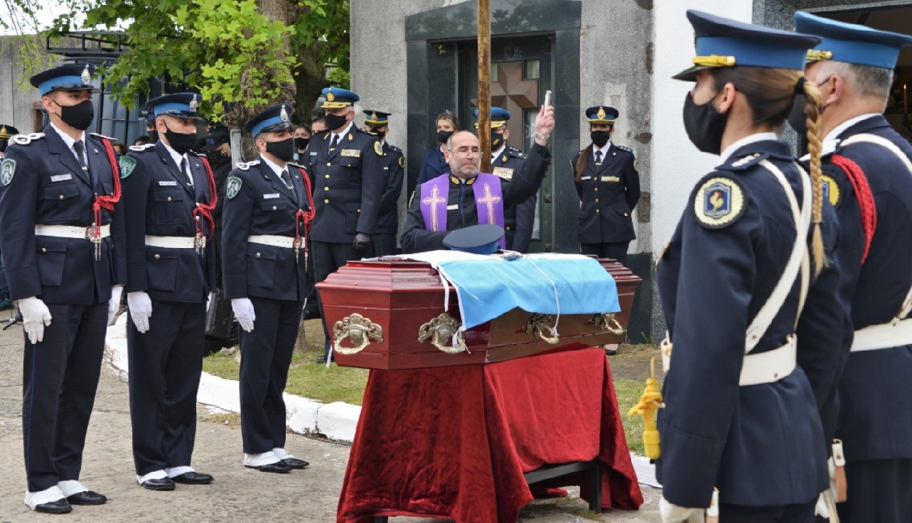 Despidieron con honores al policía asesinado en un colectivo en Barracas | Actualidad