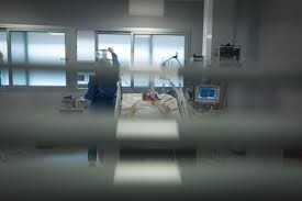 Un juez ordenó que se permita el contacto de un hombre con su esposa internada con coronavirus | Actualidad