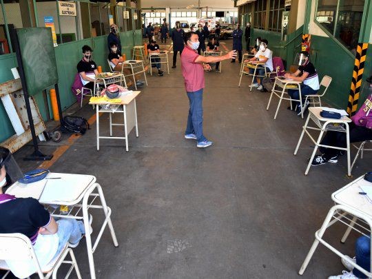 Estudiantes que egresan del secundario buscan alternativas para festejar el cierre de un ciclo | Actualidad
