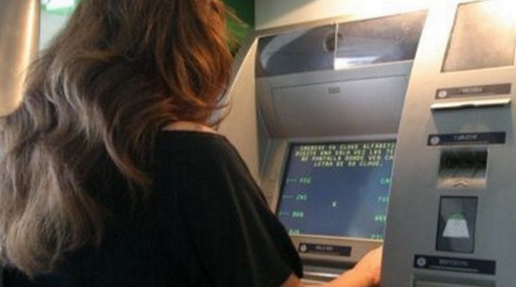 Rosario: la estafan con un llamado, le vacían la cuenta y vendieron sus dólares | Actualidad