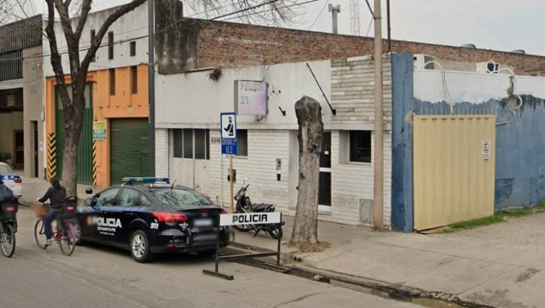 Policía extorsionó a una demorada, le sacó la tarjeta de la AUH y le robó 10 mil pesos | Actualidad