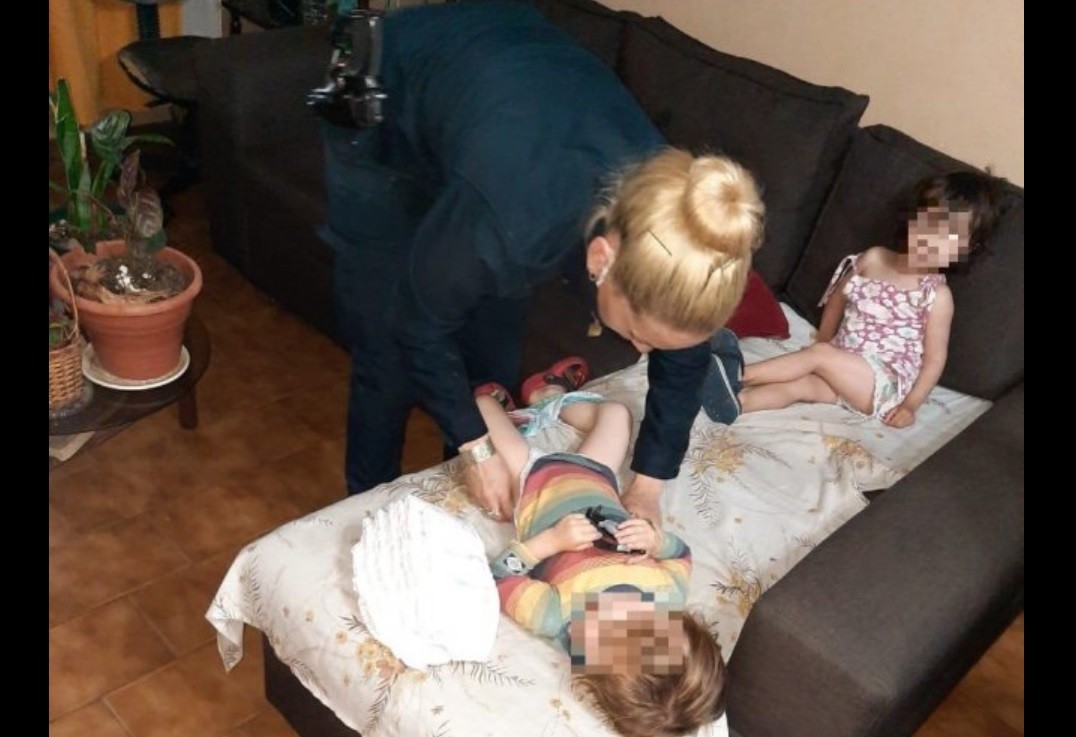 Rescataron a mellizos de dos años abandonados en un departamento | Actualidad