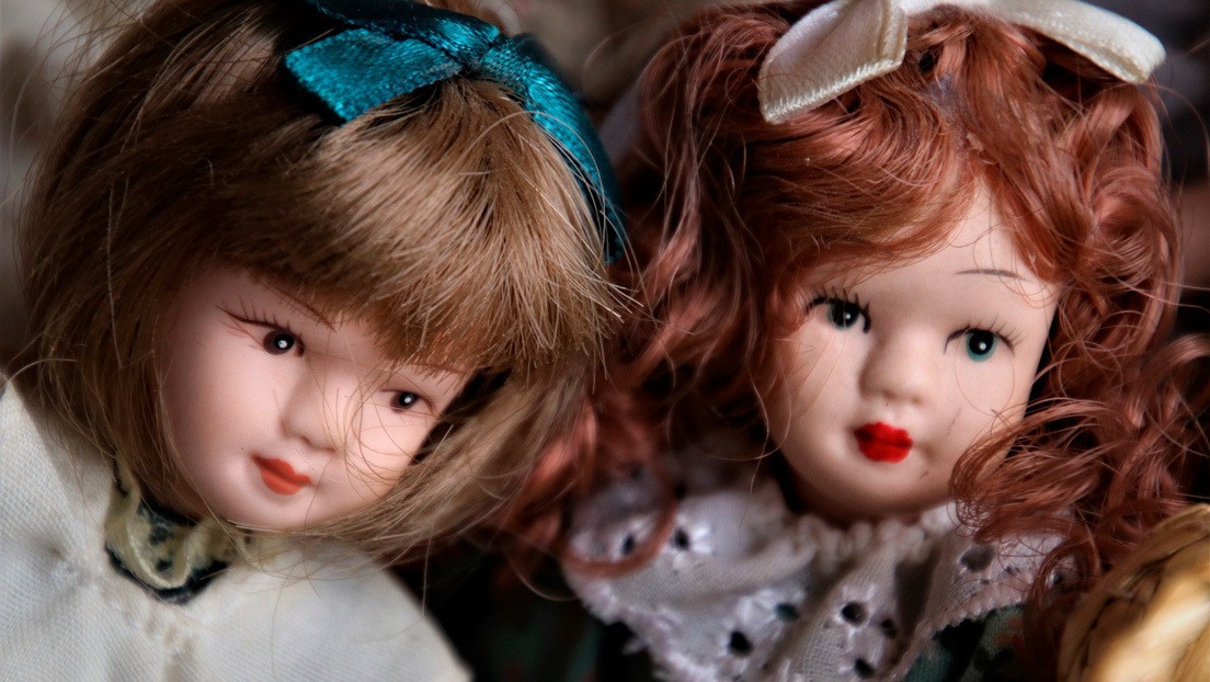 Video: halló en su casa una habitación secreta llena de muñecas escalofriantes | Curiosidades