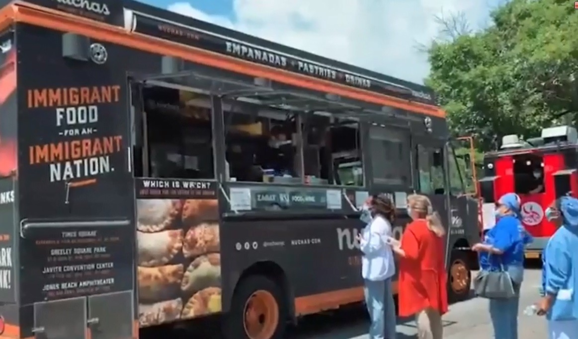 Repartirá empanadas argentinas en las filas de votación de Estados Unidos | Internacionales