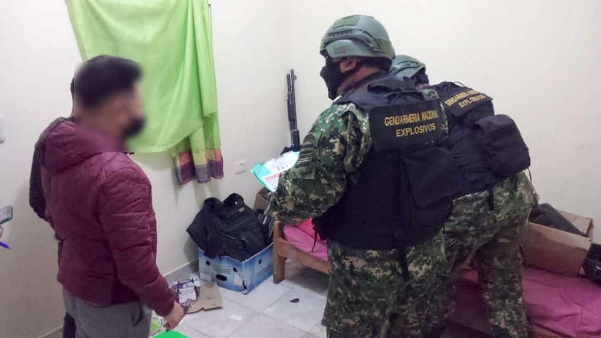 Hallan granadas, armas y drogas en un procedimiento en el barrio 1.11.14 del Bajo Flores | Actualidad