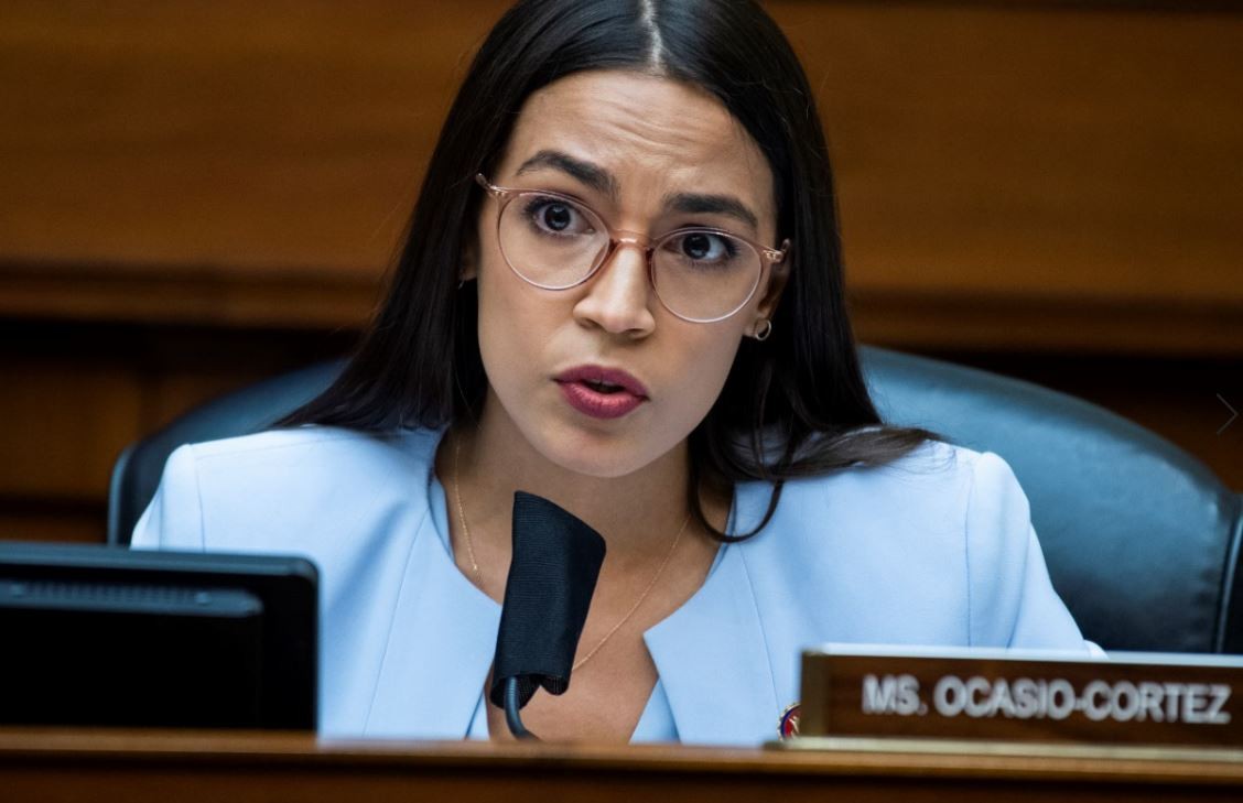 Elecciones en Estados Unidos: Alexandria Ocasio-Cortez es reelegida tras una aplastante victoria en Nueva York | Internacionales