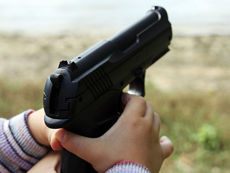 Un nene herido por otro chico mientras jugaban con un arma | Actualidad