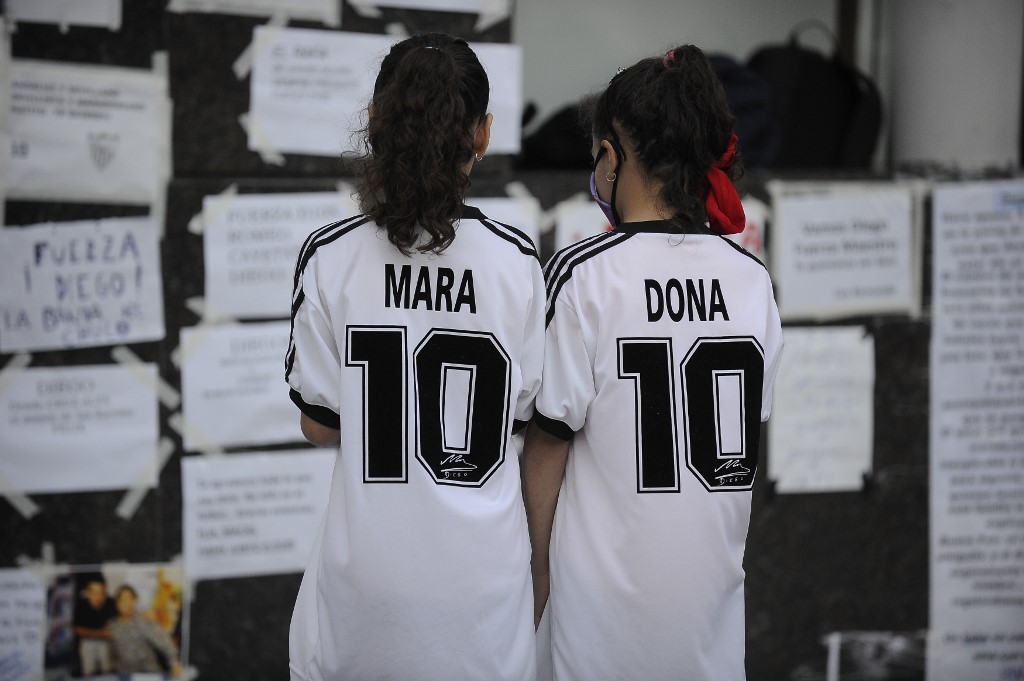 Maradona seguirá internado: "Diego es difícil pero hay que ser más fuerte que él" | Deportes