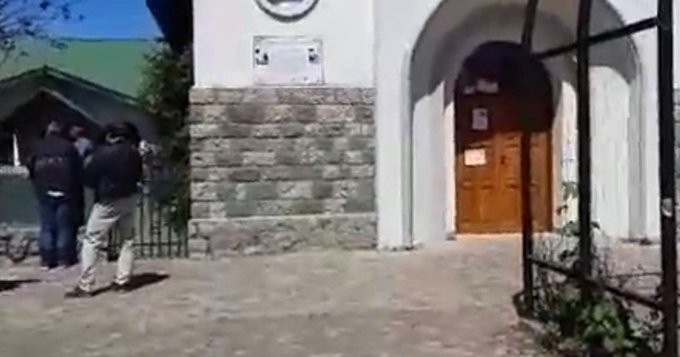 Grupos mapuches tomaron una iglesia en El Bolsón en reclamo de tierras | Actualidad