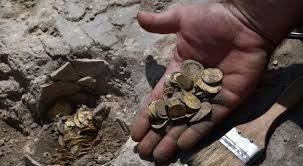 Hallan una vasija de cerámica con monedas de oro de 1.000 años de antigüedad en Jerusalén | Internacionales
