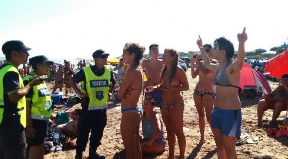 Había menores entre las chicas que bailaban en ropa interior en un boliche a cambio de tragos gratis | Actualidad