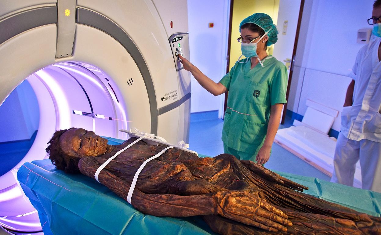 La impactante momia intacta de las islas Canarias de más de 850 años | Internacionales