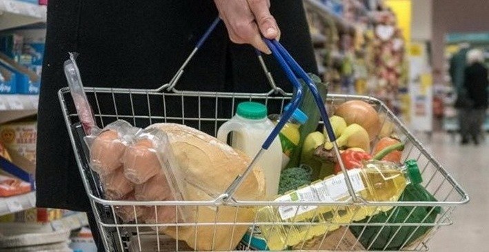 Canasta básica: una familia necesita $49.912 para no ser pobre | Economía