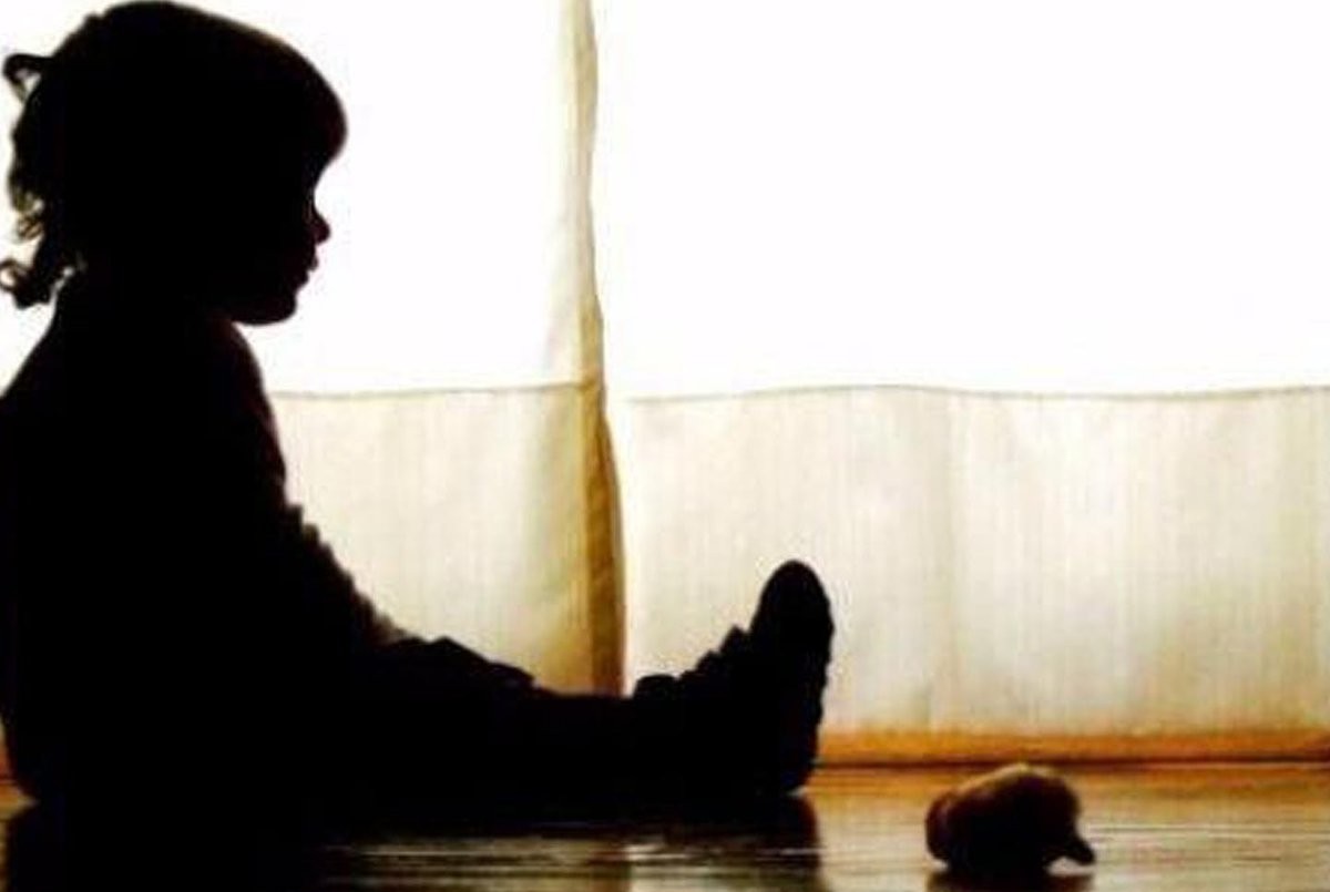 Denuncian que un juez le dio la custodia de un nene a su padre acusado del abuso sexual del menor | Actualidad