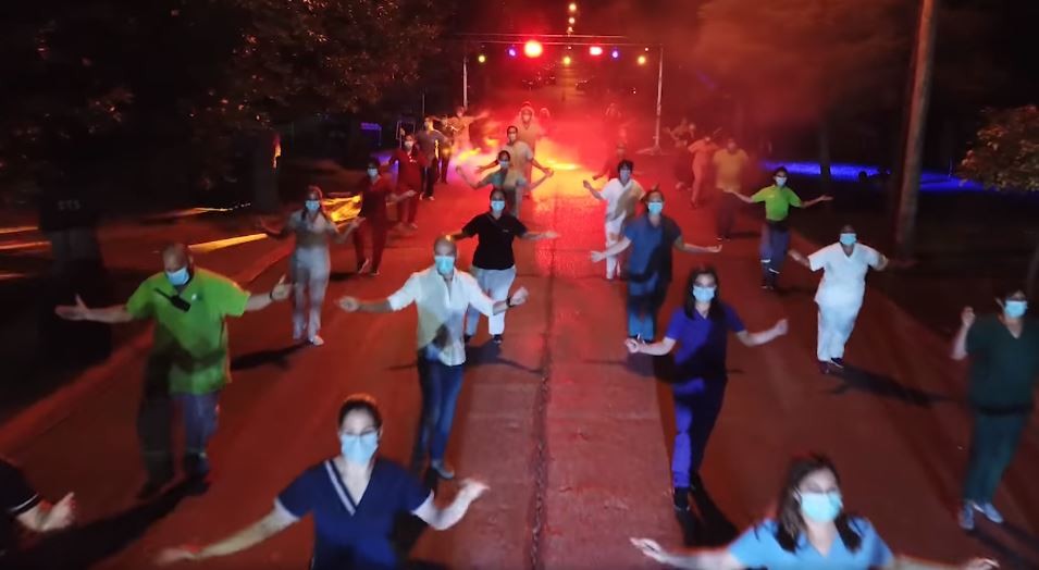 El emotivo video de los trabajadores de un hospital bonaerense al ritmo de “Jerusalema” | Actualidad