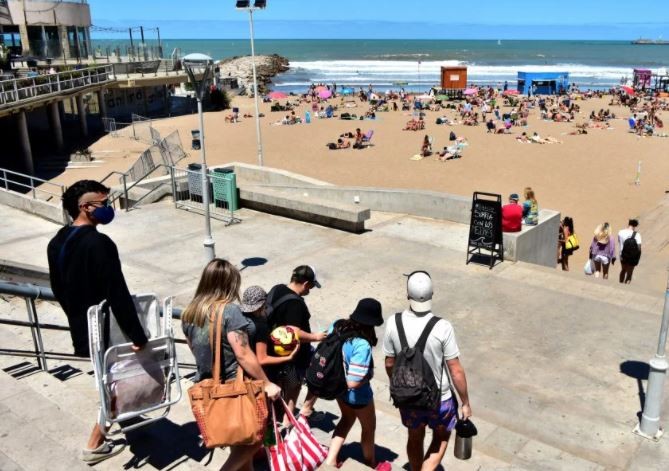 Más de 125 mil personas visitaron Mar del Plata durante el fin de semana largo | Vacaciones | Verano 2021
