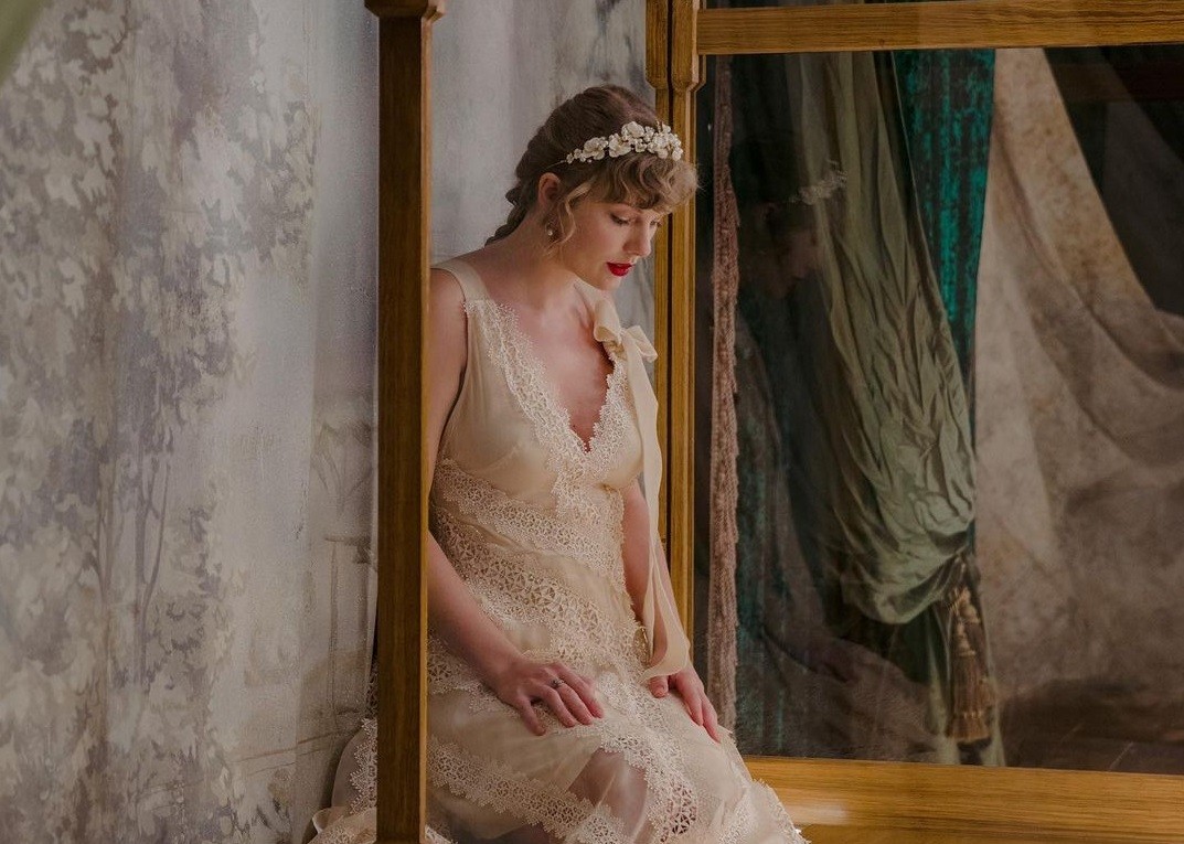 Taylor Swift vuelve a sorprender: lanza su segundo álbum en cuarentena | Espectáculos