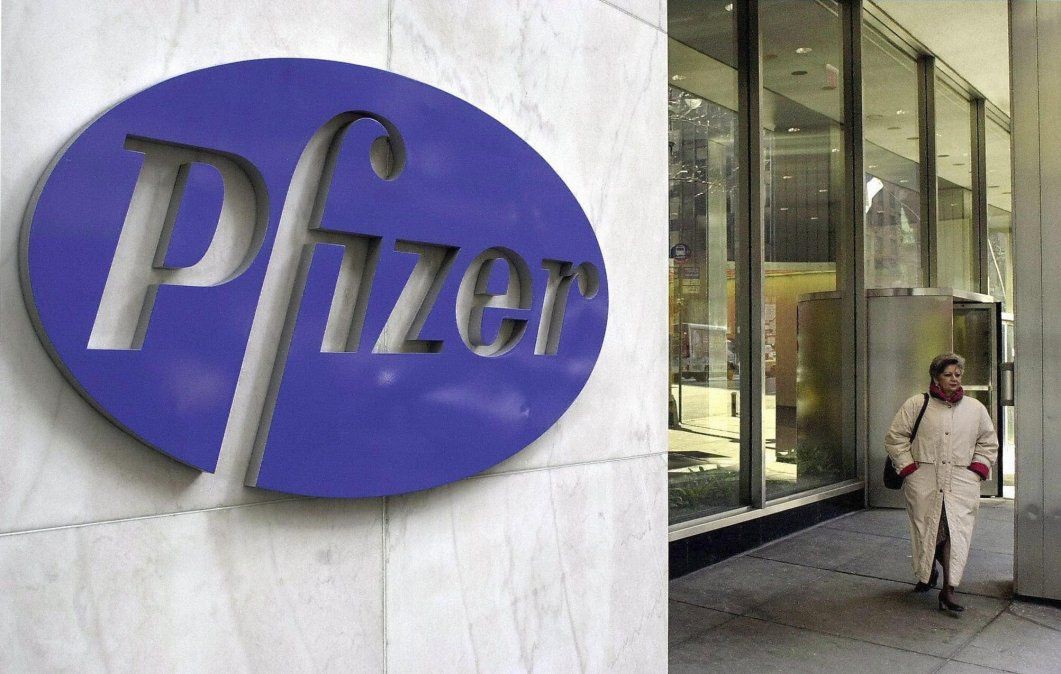FDA informó a Pfizer-BioNTech que trabajará para emitir la autorización de emergencia de su vacuna | Internacionales