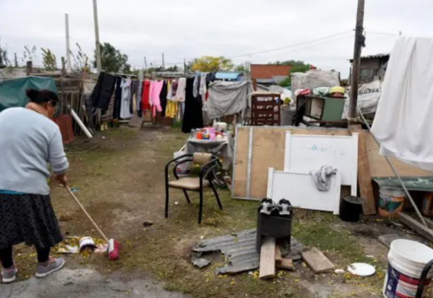 Una familia tipo necesitó 51.775,61 pesos en noviembre para no ser pobre | Economía