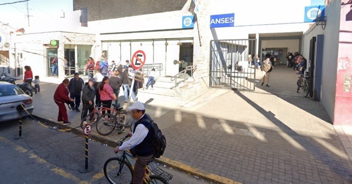 Balean a un hombre que se resistió al robo de su auto en Isidro Casanova | Actualidad