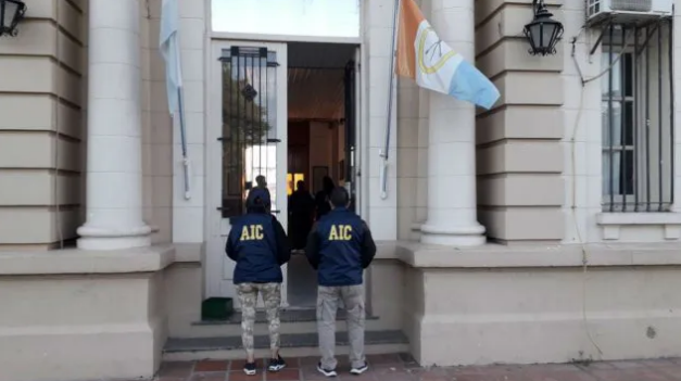 Desbaratan un delivery policial de droga para los detenidos de una alcaidía de Santa Fe | Actualidad