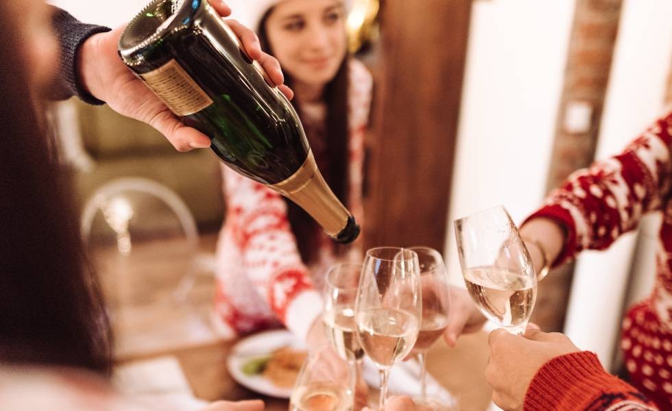 Fiestas en Pandemia: en Rosario recomendaron “brindis sin chocar las copas” y comidas “cortas” | Actualidad