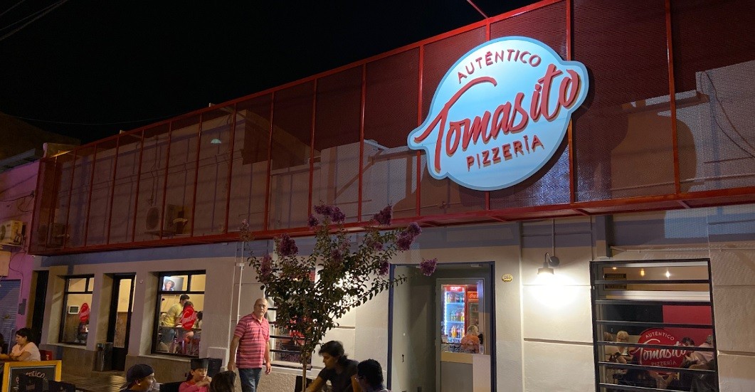 Sufrió un paro cardíaco en una pizzería y otro cliente lo salvó haciéndole RCP | Actualidad