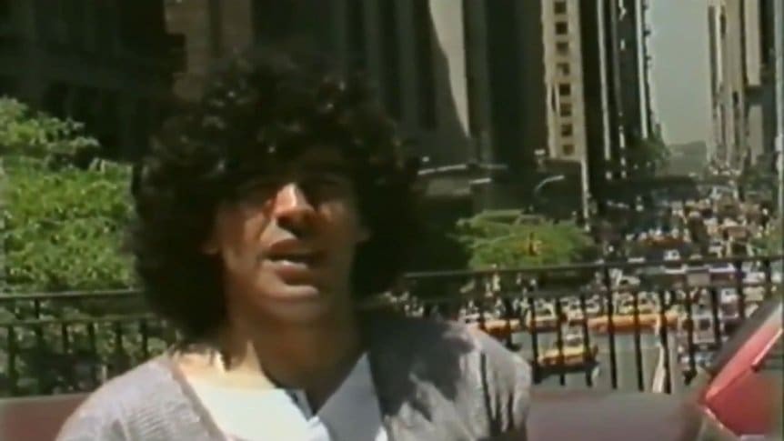 Video: El día que Diego Maradona caminó por Nueva York al ritmo de los Bee Gees | Actualidad