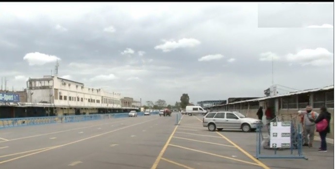 Asaltaron una combi que iba a La Salada, tomaron a pasajeros de rehenes y asesinaron al chofer | Actualidad