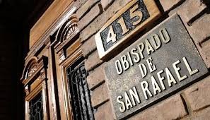 Un cura párroco agredió a golpes a un obispo de Mendoza | Actualidad