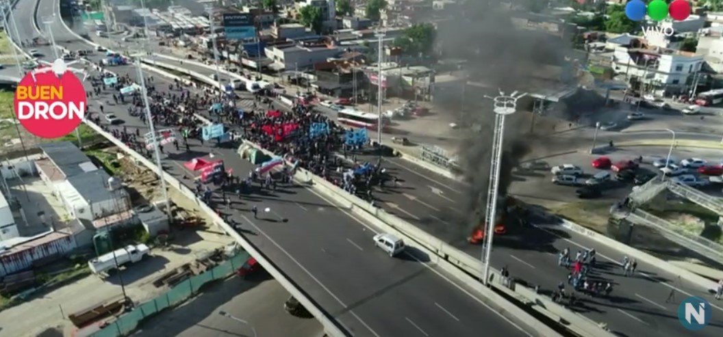 Más de 20 horas de protesta y corte en Puente La Noria | Actualidad