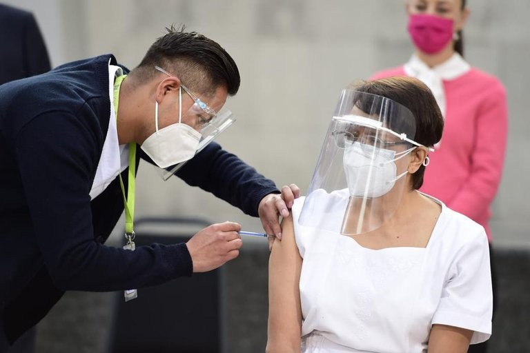 México es el primer país de América Latina en dar la vacuna contra el coronavirus | Internacionales