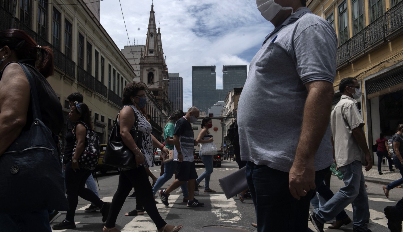 Brasil prohíbe los vuelos desde Reino Unido y se prepara para unas fiestas empañadas por el coronavirus | Internacionales