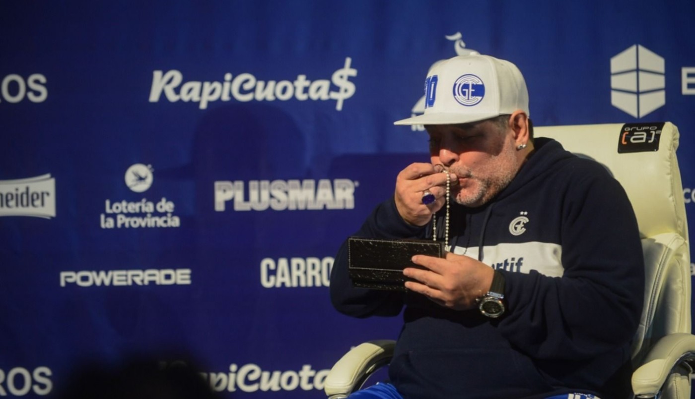 Apareció otra supuesta hija de Diego Maradona: juega al fútbol con la camiseta número diez | Actualidad