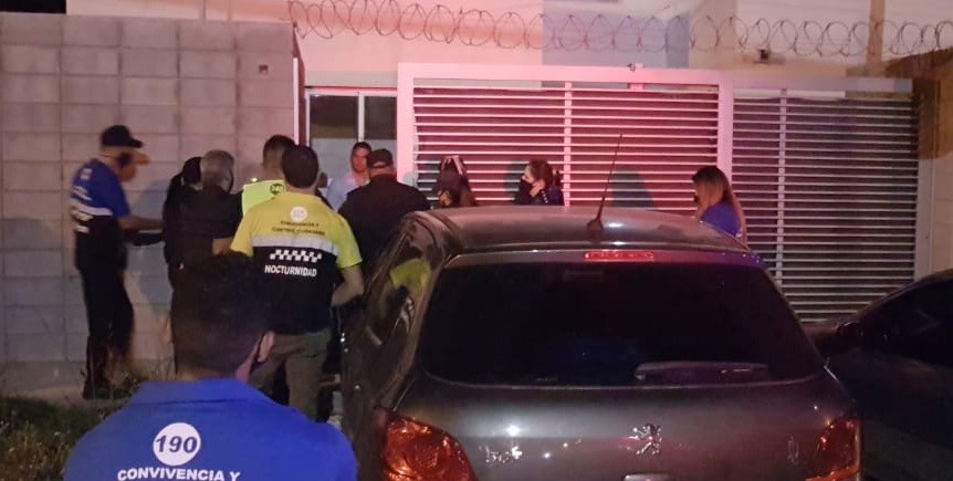 Descubrieron 28 fiestas clandestinas en La Plata: en 13 se resistieron al desalojo | Actualidad