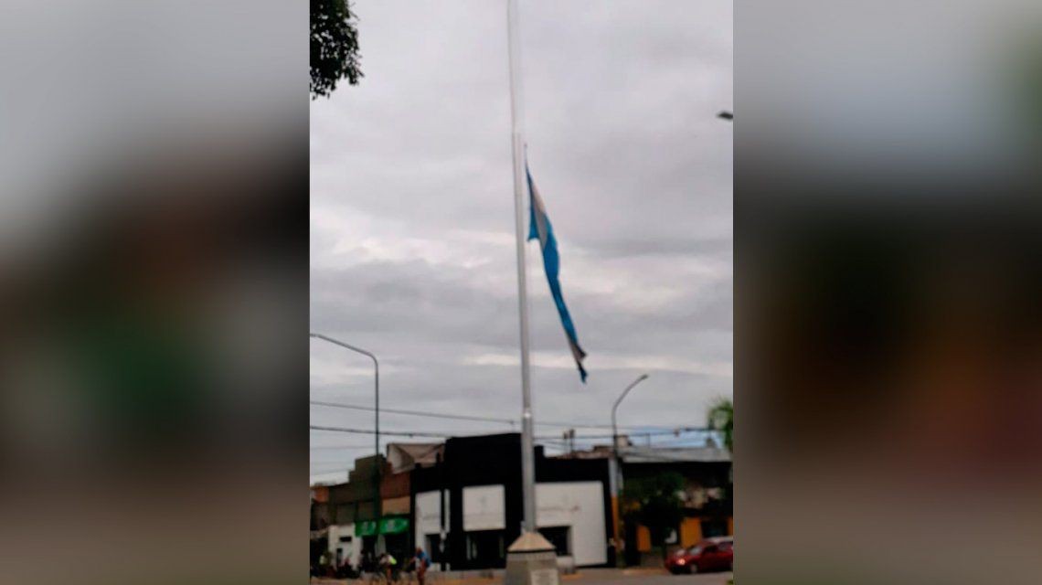 Tucumán: un intendente puso la bandera a media asta por la legalización del aborto | Actualidad
