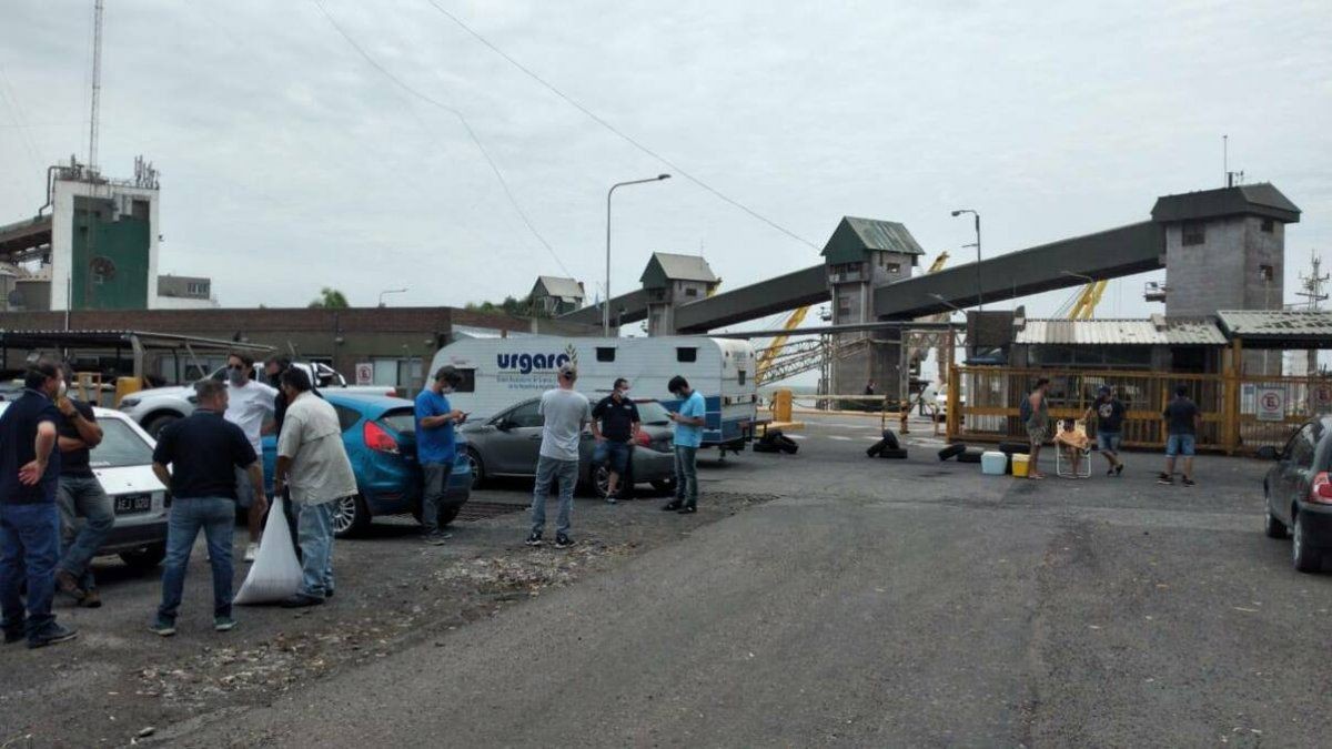 Terminó el conflicto en los puertos: aumentos del 36% y dos bonos por un total de $166.000 | Actualidad