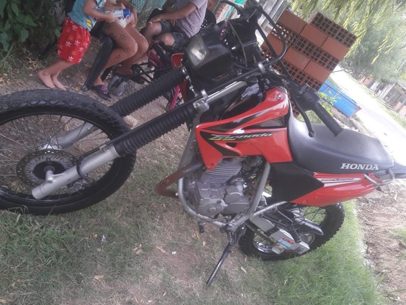 Víctima del cuento del tío: vendió la moto y le pagaron con 2 mil dólares falsos | Actualidad