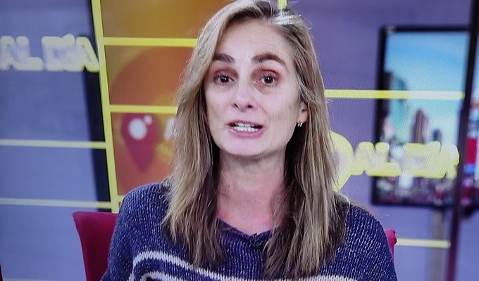 La nieve le impidió llegar temprano, salió al aire al natural y recibió miles de elogios | Internacionales