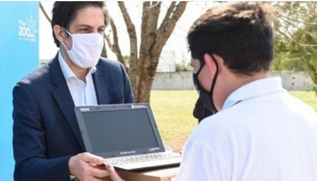 Entregarán 500.000 computadoras a estudiantes de todo el país | Actualidad