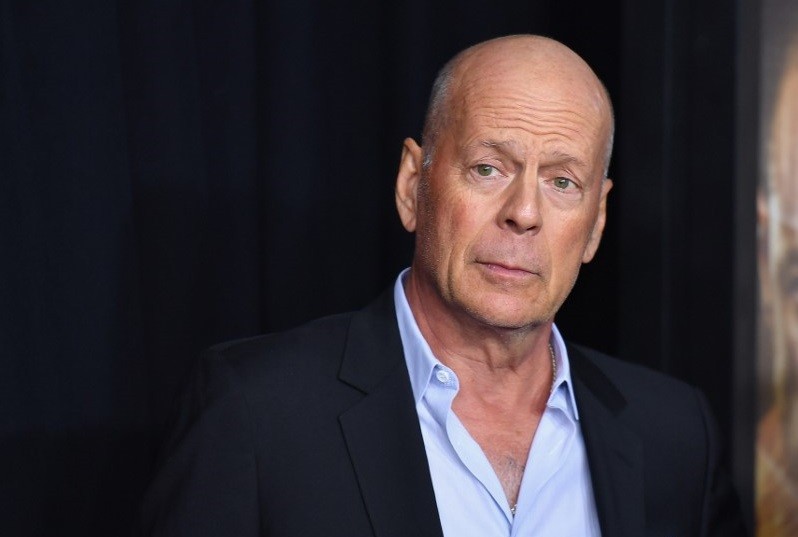 Foto: echaron a Bruce Willis de una farmacia por no usar barbijo | Espectáculos