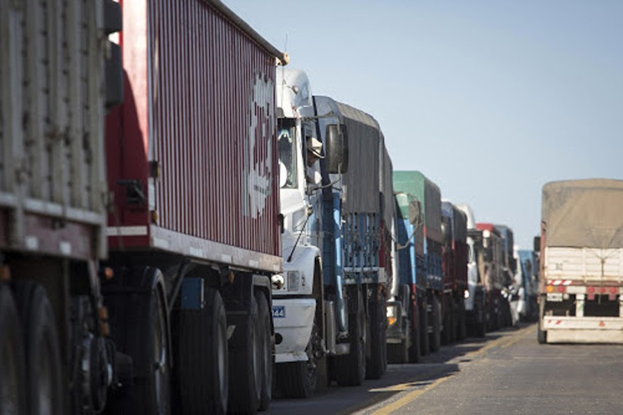 Anuncian para el fin de semana paro y piquetes de transportistas de carga de granos y cereales | Actualidad