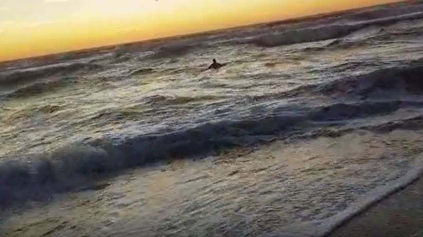 Video: una mujer intentó quitarse la vida en el mar en Villa Gesell | Actualidad