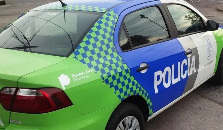 Brutal choque de un patrullero en Merlo que impactó a un hombre contra un poste | Actualidad