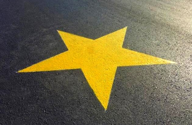 Incorporan el símbolo de "estrella amarilla" a los cursos para obtener la licencia de conducir | Actualidad