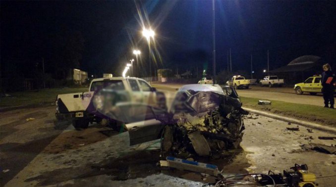 Murió tras embestir con su auto a un patrullero que estaba parado por otro accidente | Actualidad